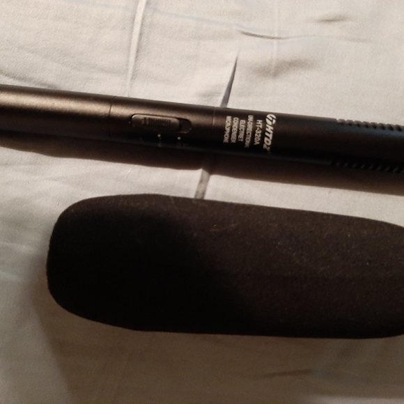 Peavey PVi100 1/4 Cardioid Dynamic Microphone with 1/4” XLR Cable and HTDZ mic - Picture 5 of 12